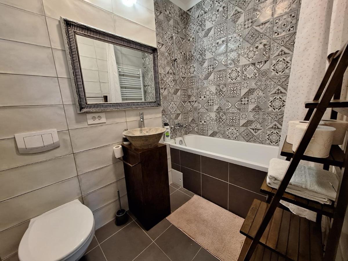 Mirvana Apartments Metheor Executive Suite Temeşvar Dış mekan fotoğraf